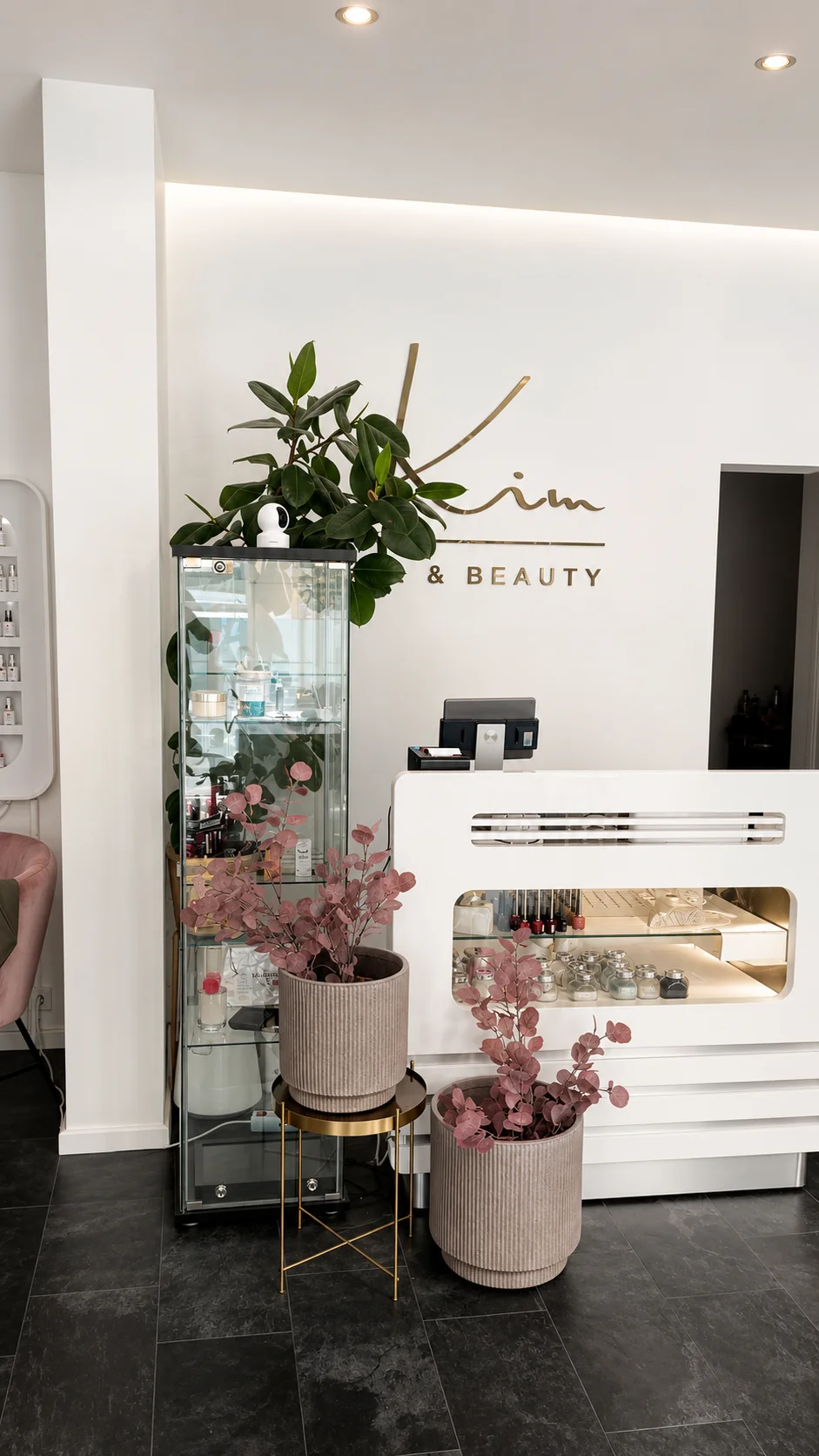 Empfangsbereich von Elly Nails & Beauty